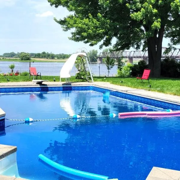 Villa Delrose Waterfront, hotel v Montrealu