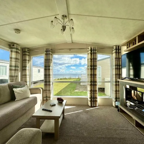 New Sea View Platinum Caravan with Huge Decking, hotel v destinaci Newcastle upon Tyne