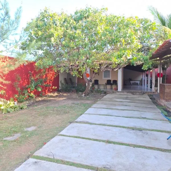 Casa em Paracuru a 5 minutos (de carro) do centro., hotel v destinaci Paracuru