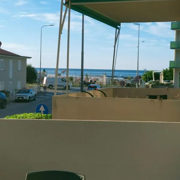 Appartamento AZZURRO, hotel in Pesaro