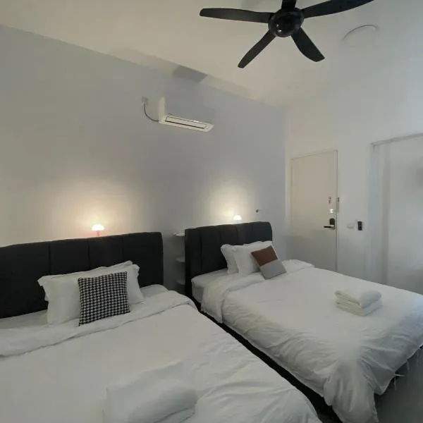 Bukit Indah - Room with Private Bathroom 1-4Pax, hotel v destinaci Johor Bahru