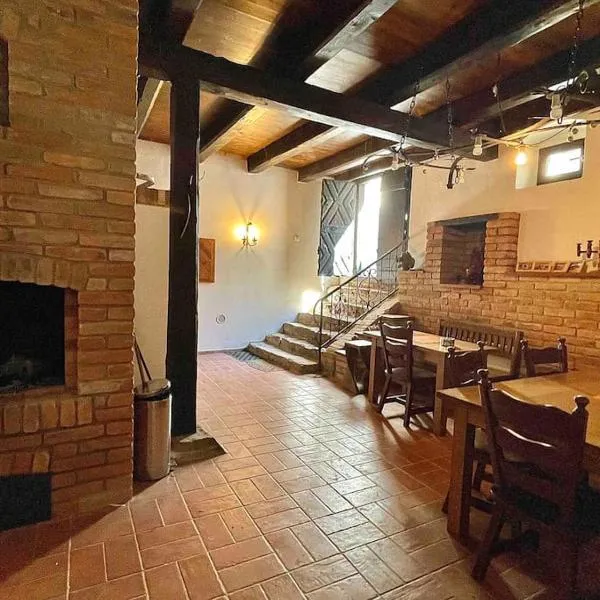 Ubytování s vinným sklípkem v srdci Hnanic, hotel v destinaci Hnanice