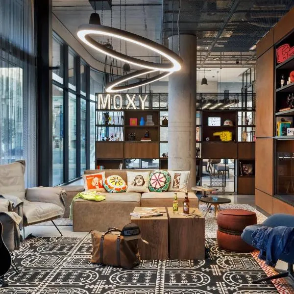 Moxy Kaunas Center, hotel in Kaunas