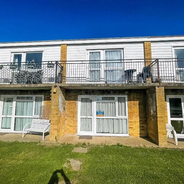 5 Berth Chalet To Hire In Hemsby Near Hemsby Beach Ref 18117B, hotel v destinaci Hemsby