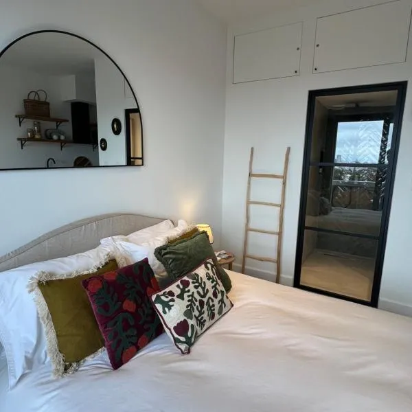 Deluxe Studio La Cambre - with view, hotel em Bruxelas