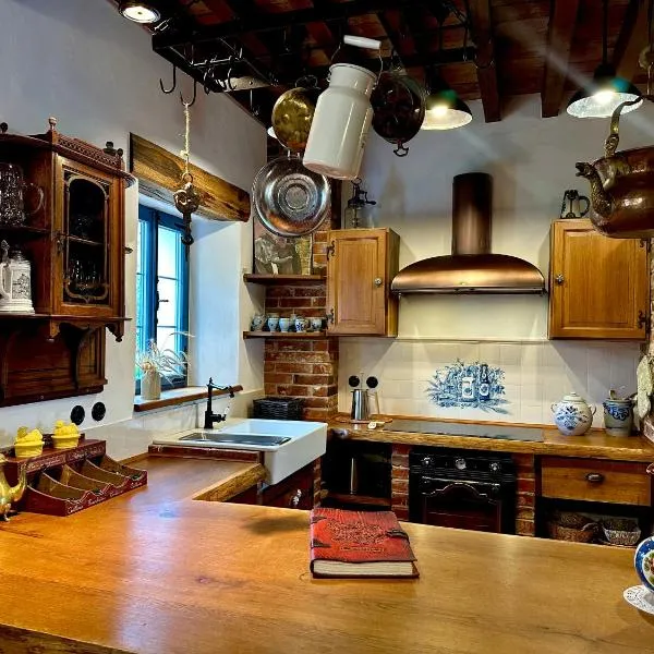 Cosy historic brewery with beautiful outdoor space, hotel di Rattelsdorf