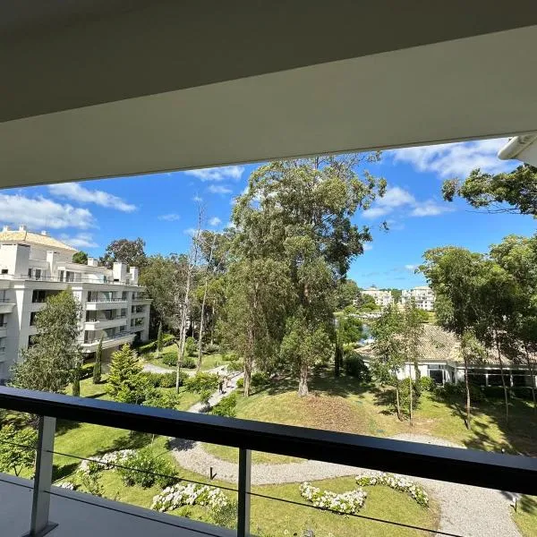Green Park Solanas hermoso apartamento vista al lago, hotel en Punta del Este
