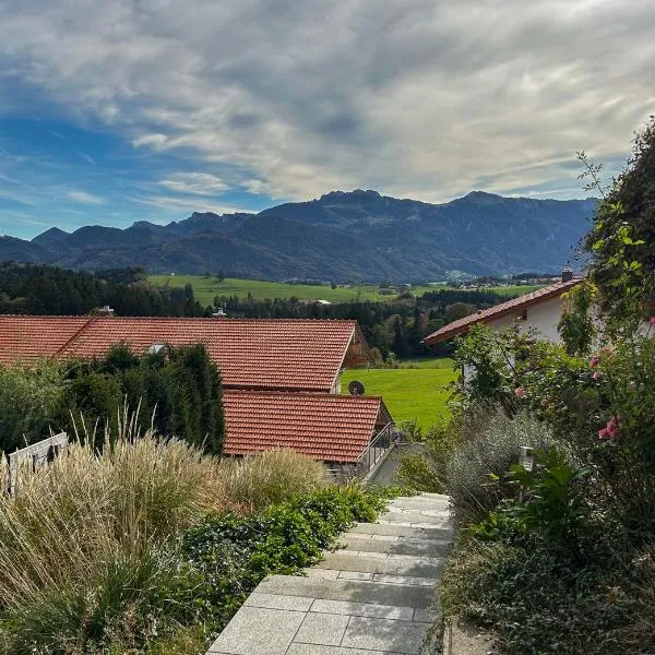 Große Wohnung mit Bergblick, hotel in Frasdorf