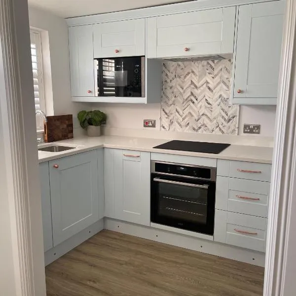 Modern Luxe Maisonette Near Station With Free Parking, hotel v destinaci Billericay