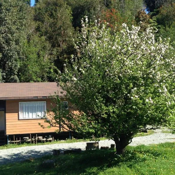 Cabañas El Mirador, hotell i Hornopiren