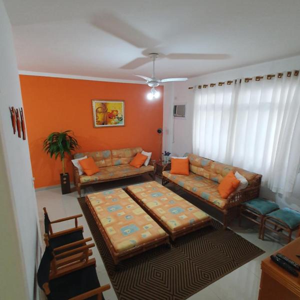 Apartamento na Enseada - A 5 minutos a pé da praia com Wi-Fi e TV a Cabo - Foto 2