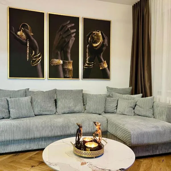 Newly Renovated 1BR in Kaunas Downtown Central Location Fast WiFi, hotel v destinaci Kaunas
