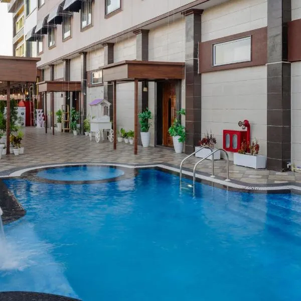 Hotel Vasdaa Grand, hotel v destinaci Déhrádún