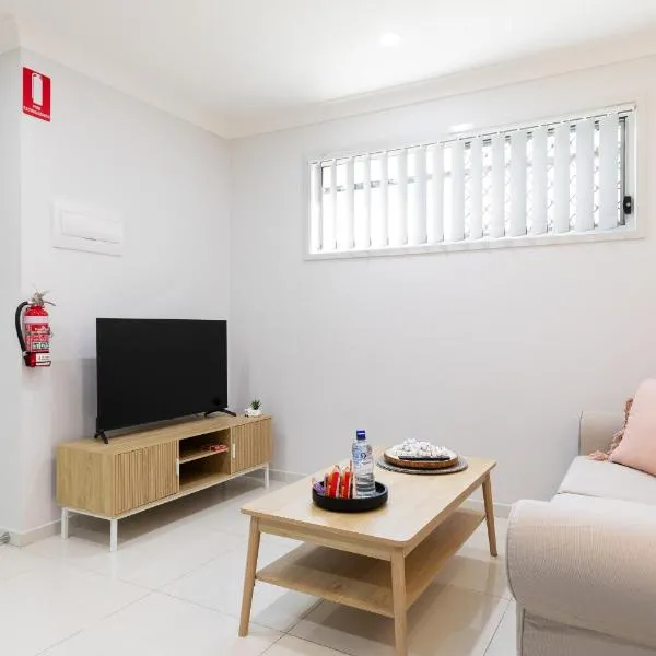 Smart Suites Self Check-in Apartments - Freney Park, hotel sa Brisbane