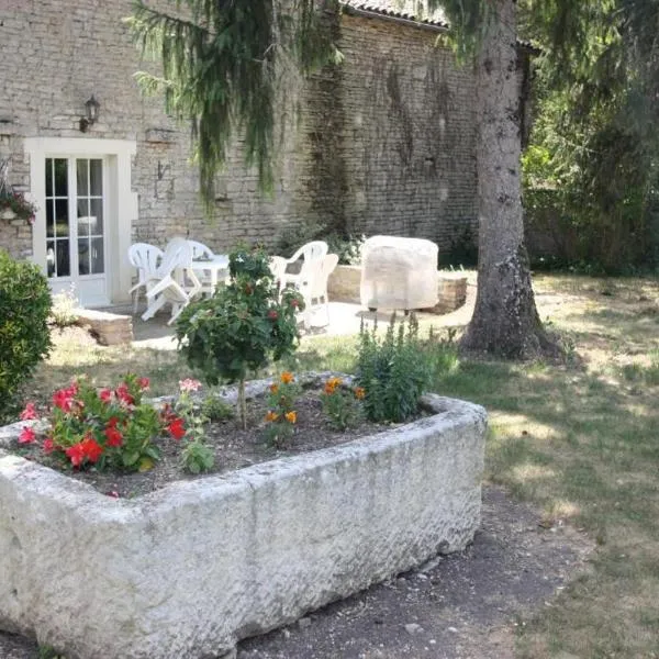 Chez Fernand, hotel v destinaci Mesnac