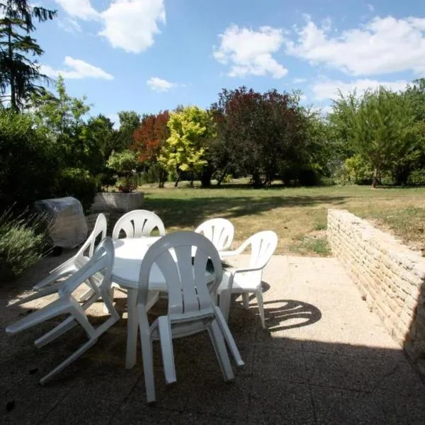 Chez Germaine, hotel v destinaci Mesnac