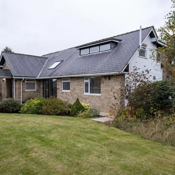 Falcon House, hotel in Whitworth