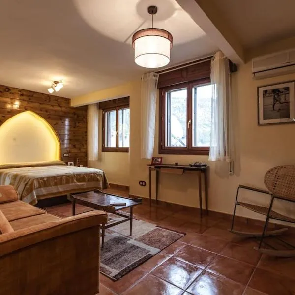 La Casa de la Luz con Piscina Julio y Agosto, hotel in Mataelpino