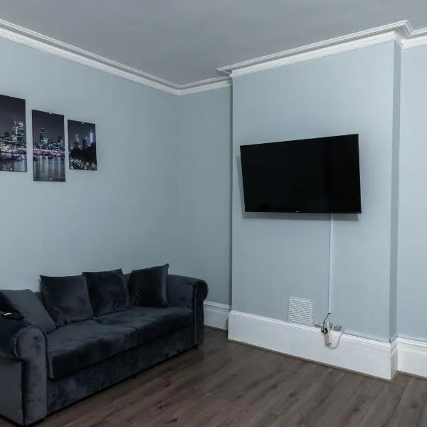 Tranquil 3BR in Arnos Grove, hotel in New Southgate