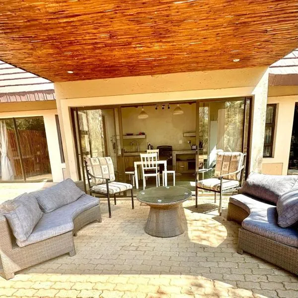 Mabalingwe Nature Reserve - Elephant Lodge - Tjaila, hotel v destinaci Bela-Bela