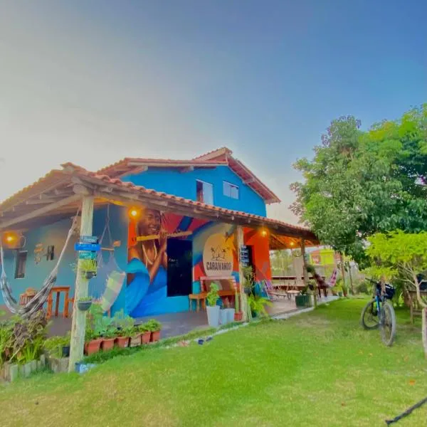 Hostel Caraivando, hotel v destinaci Caraíva