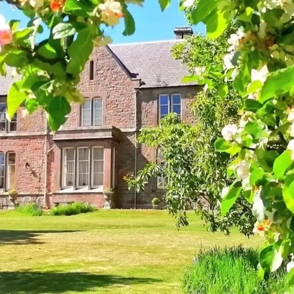 The Gables Luxury Bed & Breakfast, hotel in Duddo