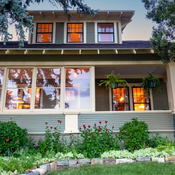 The Historic Benham-Johnston Bungalow, hotel in Sheridan
