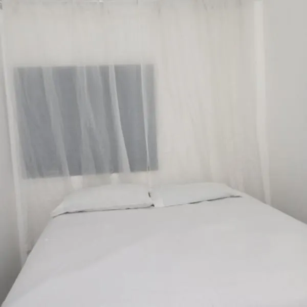 Suíte Casa Central Garagem Hatch, hotel v destinaci Corumbá