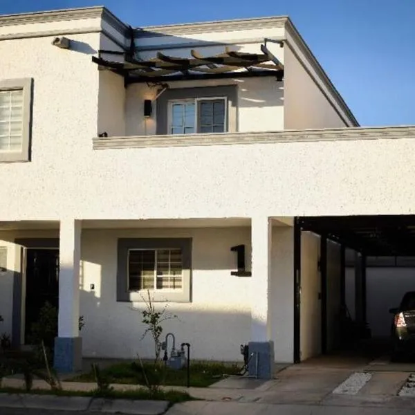 Casa de lujo a 7min de consulado, hotel in Ciudad Juárez