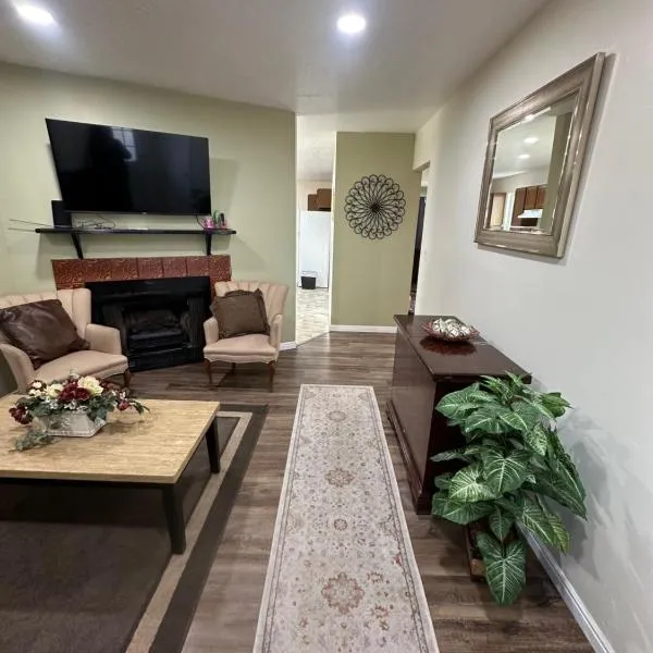 Amazing Duplex Close to airport, downtown, hotel in Salt Lake City