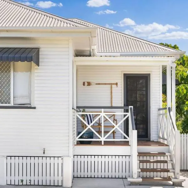 Cosy Cottage - Scarborough Beach, hotel in Scarborough