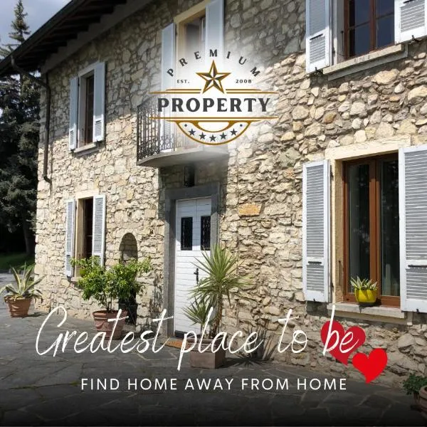 Magnificent SUNSTONE HOUSE, private parking, BBQ area, kids toys, near Como lake I Villa dei Leoni, hotel v destinaci Morbio Inferiore