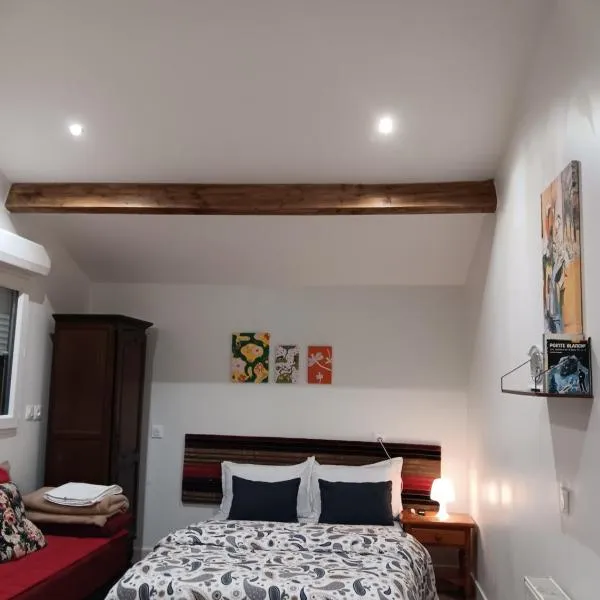 studio maisonette, hotel v destinaci Eysines