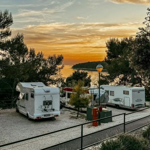 Porton Nature Hideouts Pitches, hotel v Rovinji