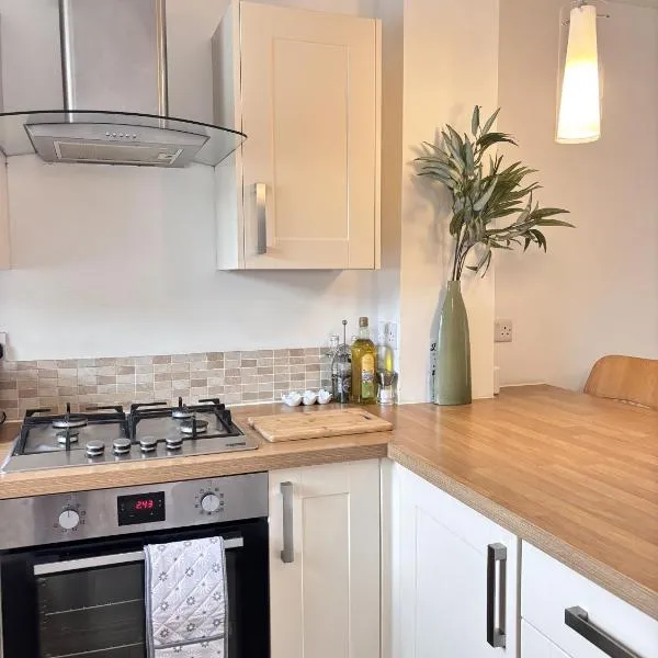 Peace and comfort in town house close to station, hotel in Didcot