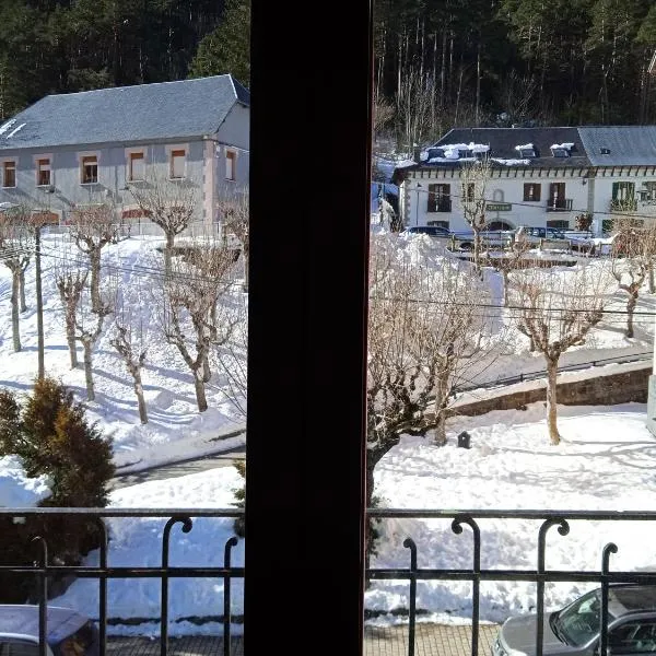 Apartamentos Canfranc 3000, Hotel in Canfranc-Estación
