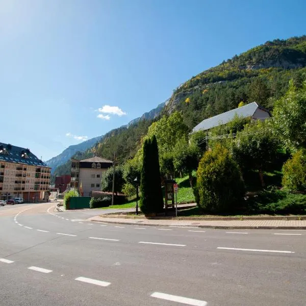 Apartamentos Canfranc 3000, Hotel in Canfranc-Estación