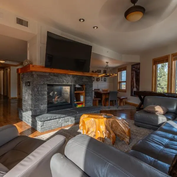 Rundle Cliffs Lodge by Canmore Premier, hotel in Canmore