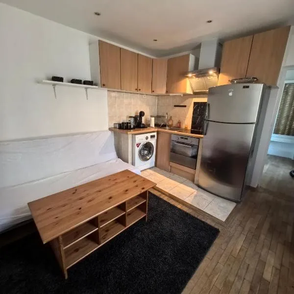 Basic Cozy – hotel w mieście Choisy-le-Roi