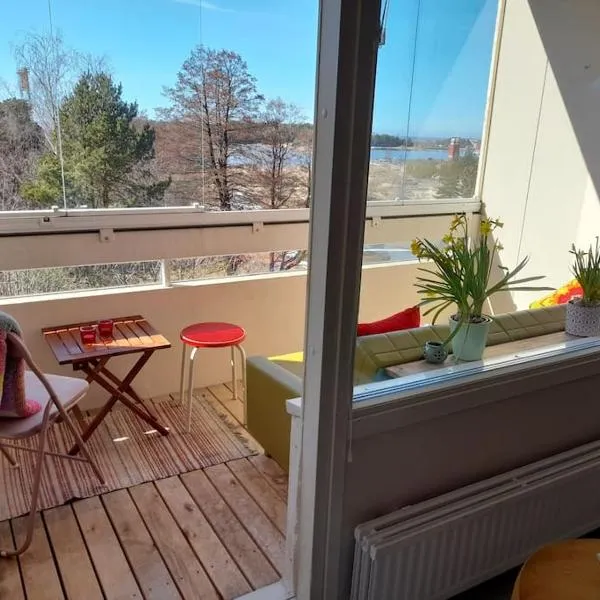 Luonnon rauhassa kodikas loma-asunto, hotel din Pori