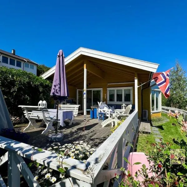 Cozy sea cabin with a great view, hotel u gradu Asker