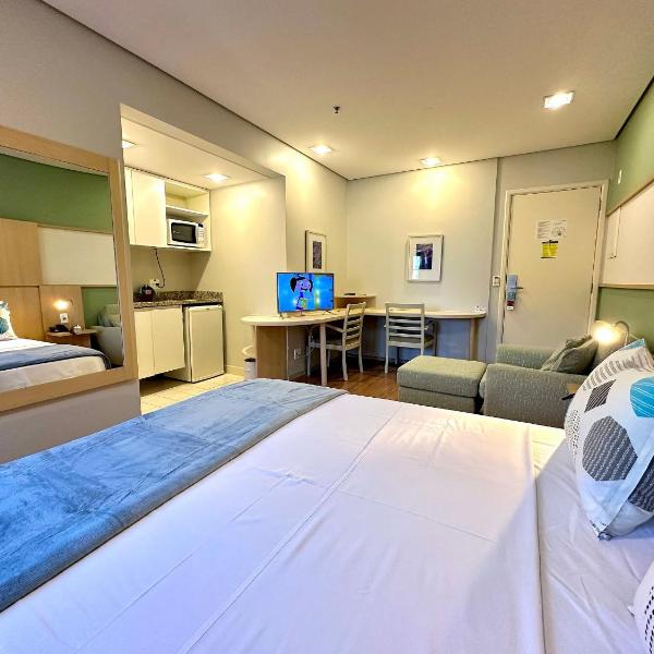 Flat Moderno Nações Unidas c/ Limpeza Diária e Rooftop