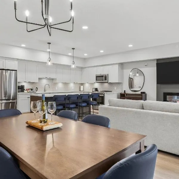 Perfect 3 bed-2 bath Top Floor Hot Tub Heated Pool Gym, hotell sihtkohas Dead Man's Flats