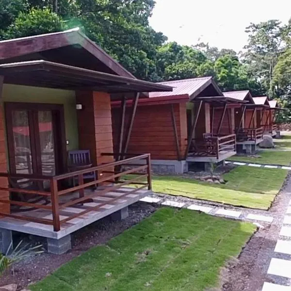 Hotel Brisas del Rio Guápiles, khách sạn ở Jiménez
