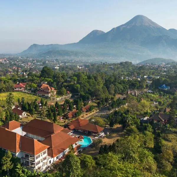 Royal Hotel and Villas Trawas, hotel v destinaci Trawas