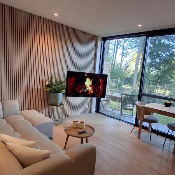 Privé studio in groene omgeving van Brugge fietsen & parkeerplaats inbegrepen, hotel v Bruggách