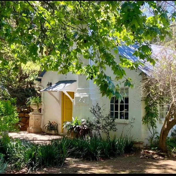 Yellowwoods Farm - POOL COTTAGE (self-catering), hotel in Curryʼs Post