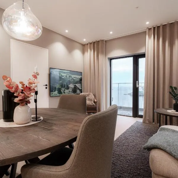Luxury penthouse apt with amazing views, hotel in Svolvær