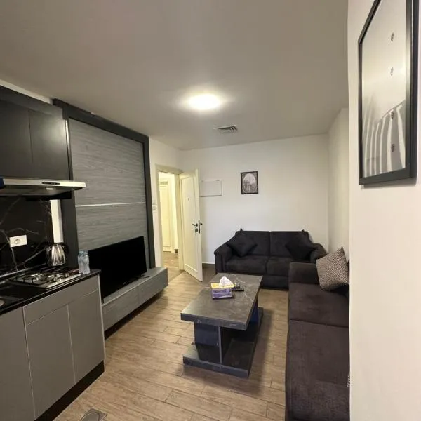 central apartment for rent 18, hotel en Umm Uthainah