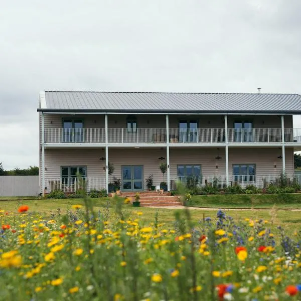 Nest Farmhouse, hotel in Docking